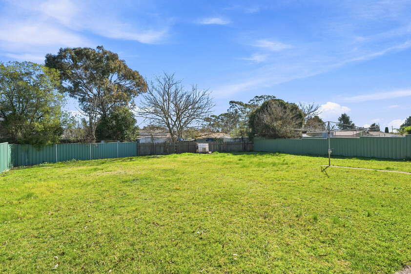 3 BEDROOM RENOVATED BRICK & TILE HOME - QUIET LOCATION INVEST, NEST OR EXPAND