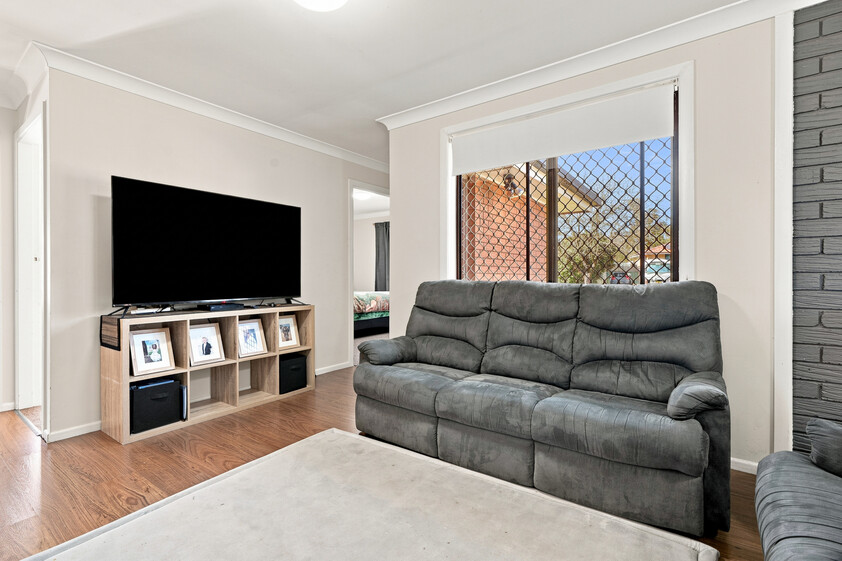 3 BEDROOM RENOVATED BRICK & TILE HOME - QUIET LOCATION INVEST, NEST OR EXPAND