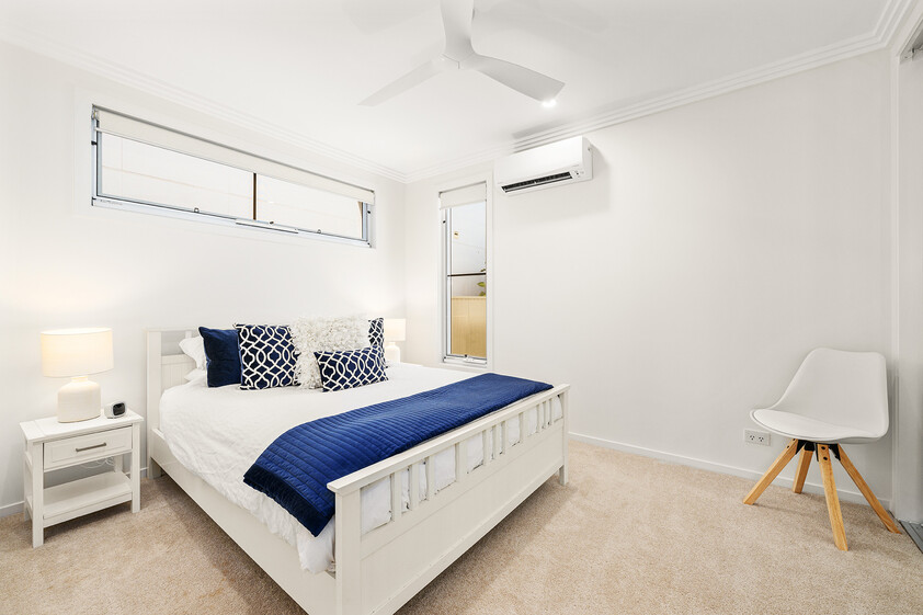 Near New, Waterfront Luxury Flat, Furnished, Utilities Included, Broadbeach Waters