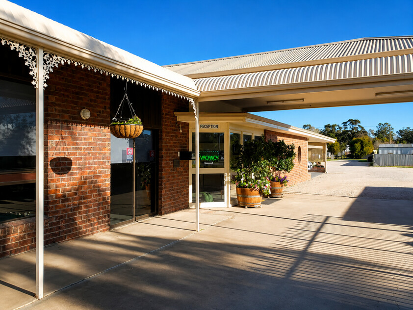 Freehold Motel & Restaurant Investment with Long-Term Lease