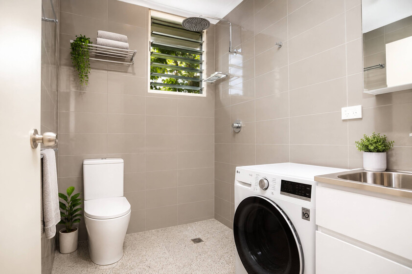 Live by the Sea Stylish Ground Floor Living with a Private Tropical Courtyard