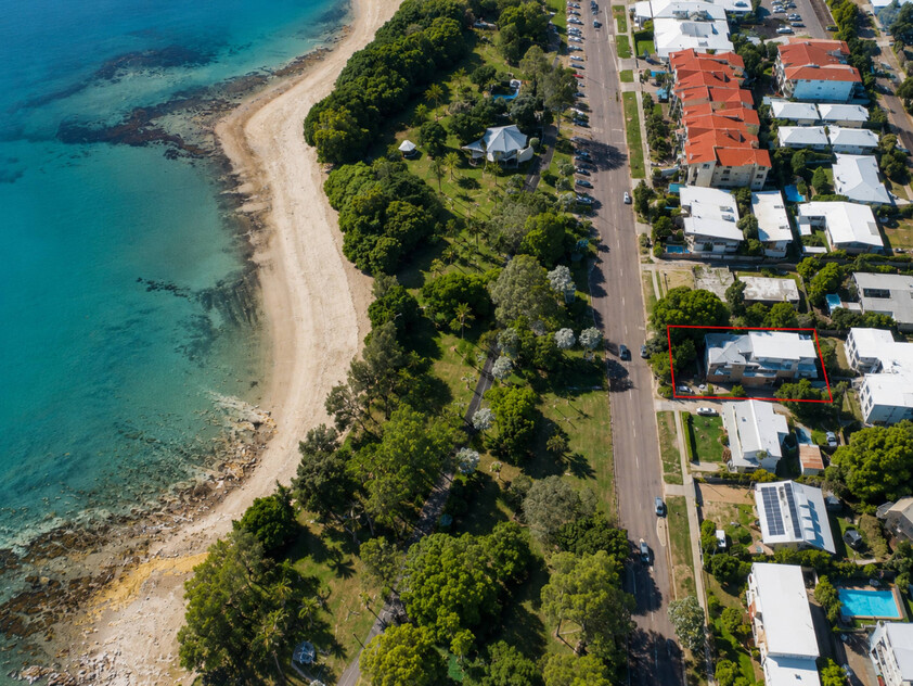 Live by the Sea Stylish Ground Floor Living with a Private Tropical Courtyard