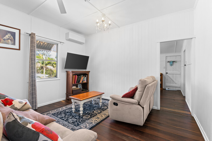 Beautifully Renovated Queensland Cottage on 4,047m² Horse Ready & Dual Access