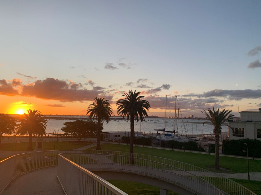 Fully Furnished Beachfront Living in the Heart of St Kilda