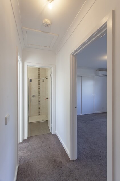 2-BEDROOM TOWNHOUSE 1 MINUTE WALK TO TRAIN STATION
