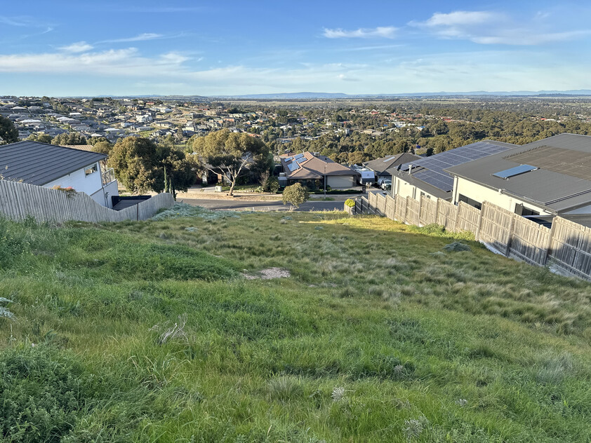 5 Wedmore Crescent, Sunbury Build Your Dream Lifestyle with Breathtaking Views.