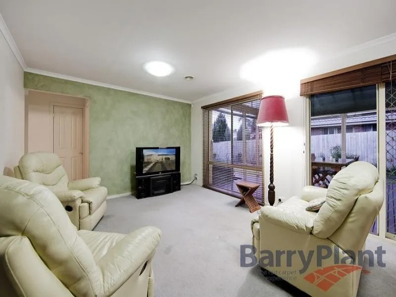Spacious 4-Bedroom Family Home in Point Cook Perfect for Long-Term Lease!