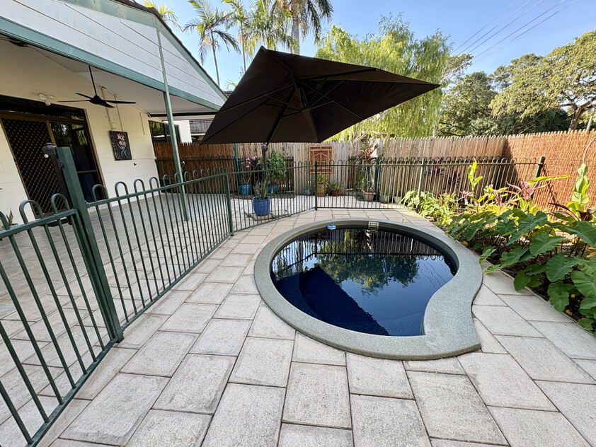 Fantastic Fannie Bay Townhouse with Own Plunge Pool