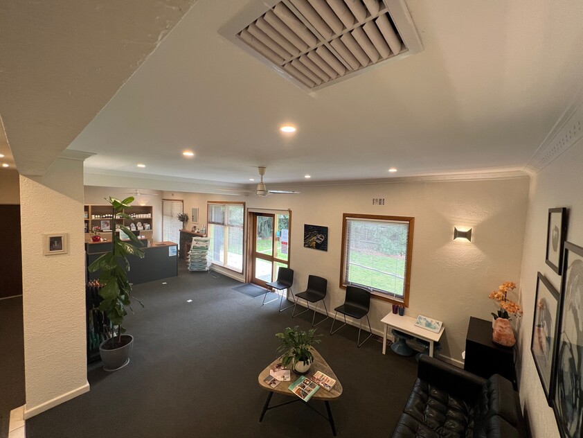 Great opportunity in a prime location, with excellent visibility.