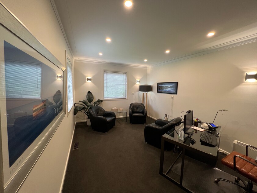 Great opportunity in a prime location, with excellent visibility.