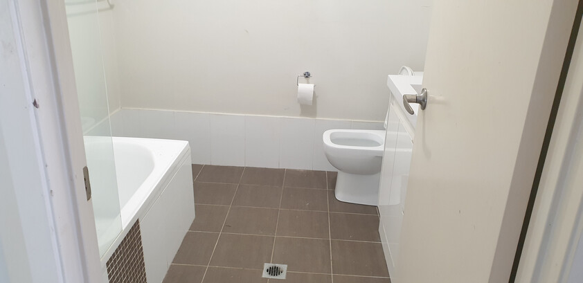 Almost new 3 bdrm 3 bthrm townhouse