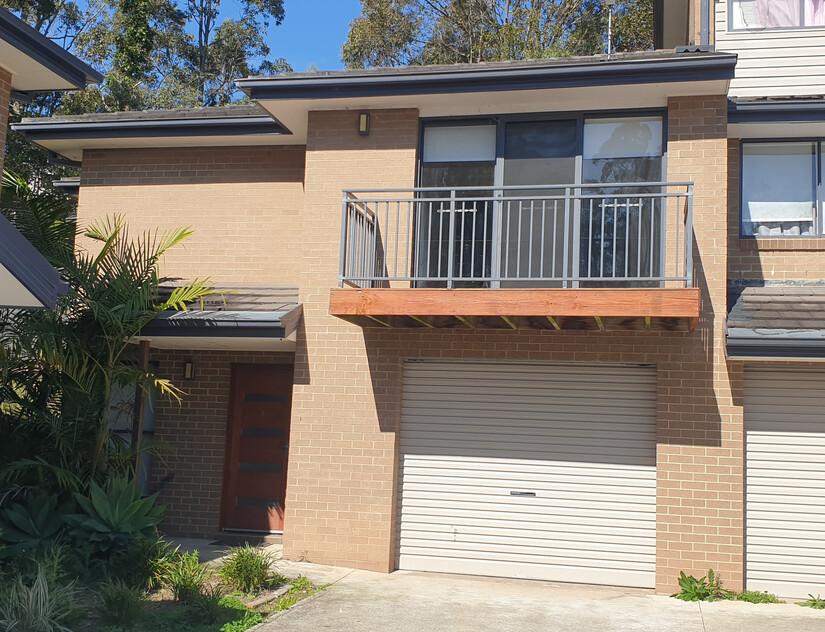 Almost new 3 bdrm 3 bthrm townhouse