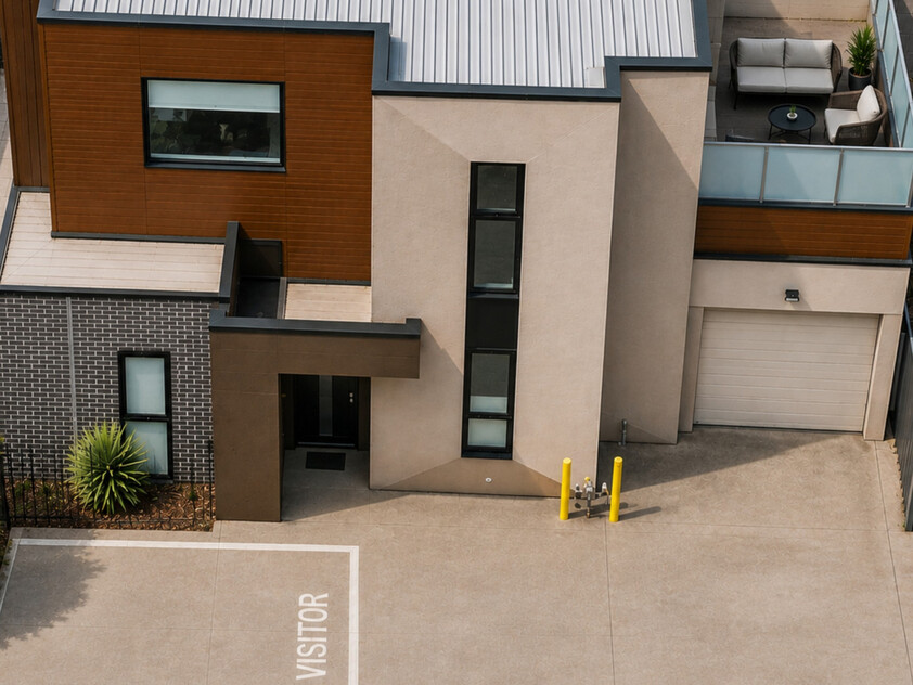 Modern Townhouse - Large Terrace - Effortless Living