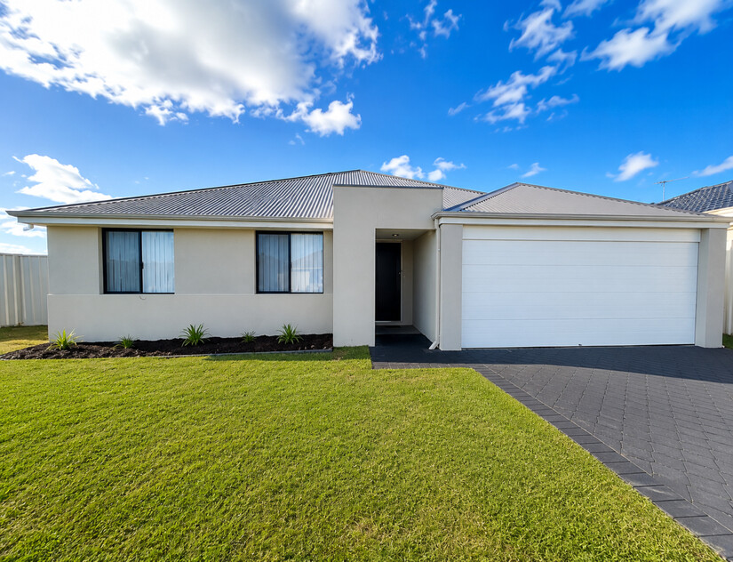 Spacious Family Living in a Peaceful Coastal Setting