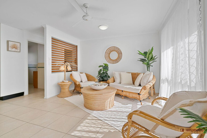 Coastal 2 Bedroom Unit - walk to beach