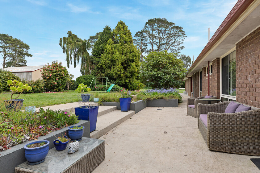 Renovated 5 Bedroom Family Lifestyle Home on Nearly 3 Acres with Exceptional Shedding