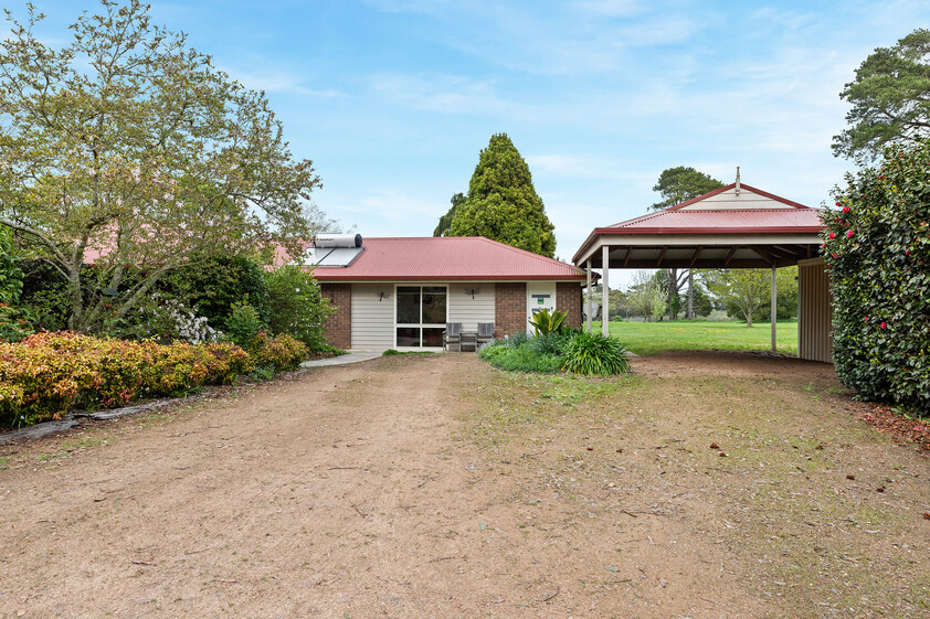 Renovated 5 Bedroom Family Lifestyle Home on Nearly 3 Acres with Exceptional Shedding