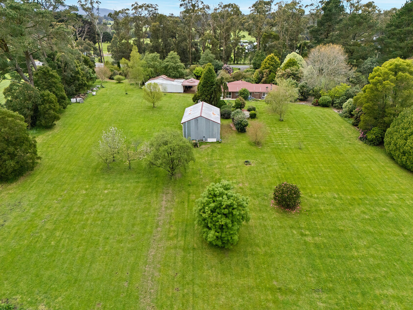 Renovated 5 Bedroom Family Lifestyle Home on Nearly 3 Acres with Exceptional Shedding