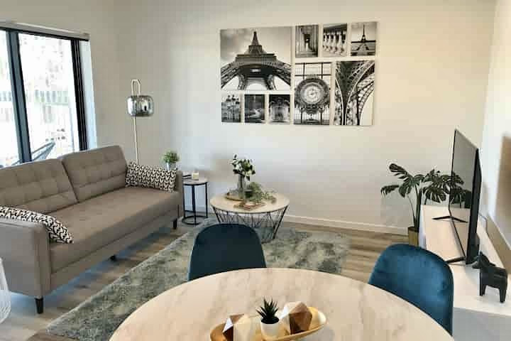 Modern Boutique 2-Bedroom Apartment in the Heart of Chermside