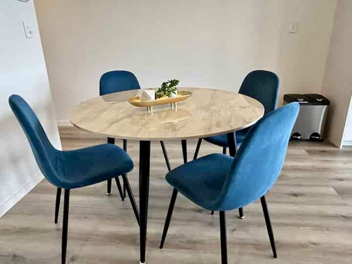 Modern Boutique 2-Bedroom Apartment in the Heart of Chermside