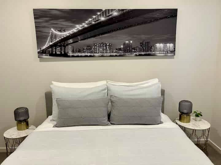 Modern Boutique 2-Bedroom Apartment in the Heart of Chermside