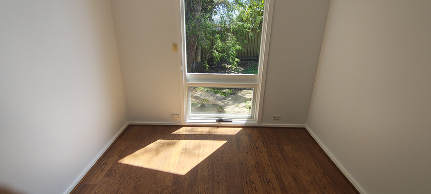 A peaceful private retreat, close to shops and nature