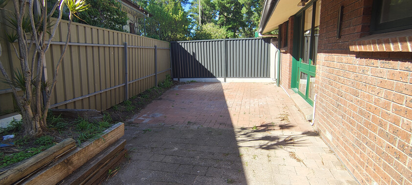 A peaceful private retreat, close to shops and nature