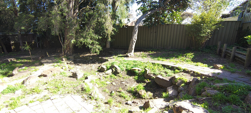A peaceful private retreat, close to shops and nature