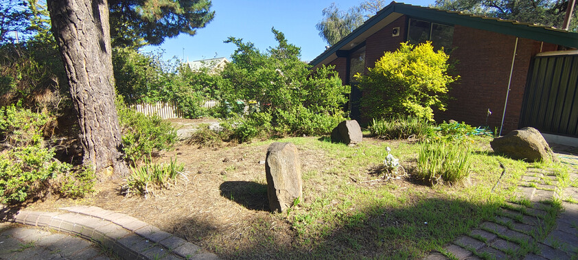 A peaceful private retreat, close to shops and nature