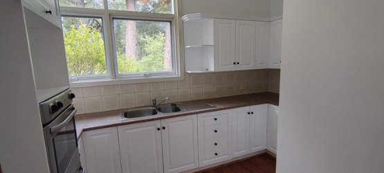 A peaceful private retreat, close to shops and nature