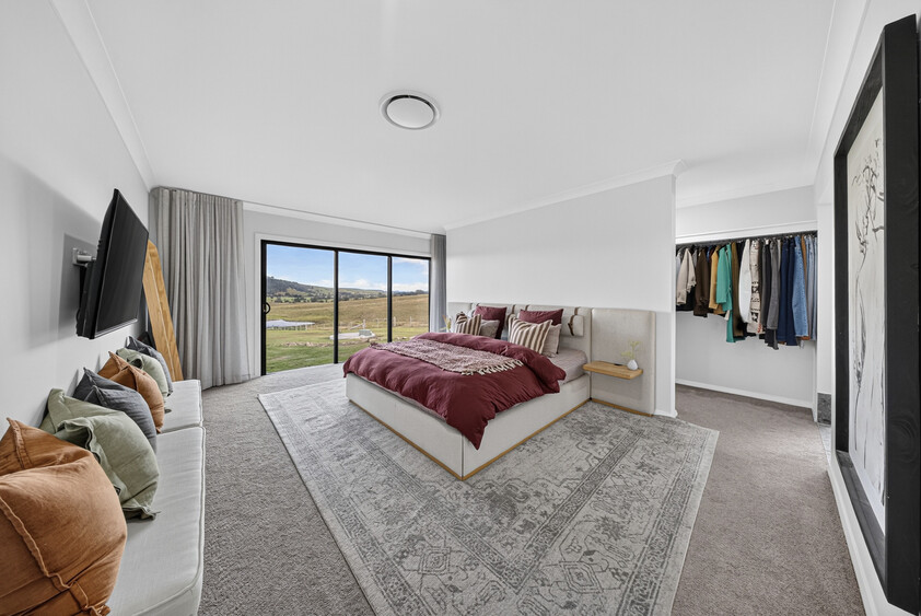 Luxury country living on 2.99 acres just 4 minutes from Dungog
