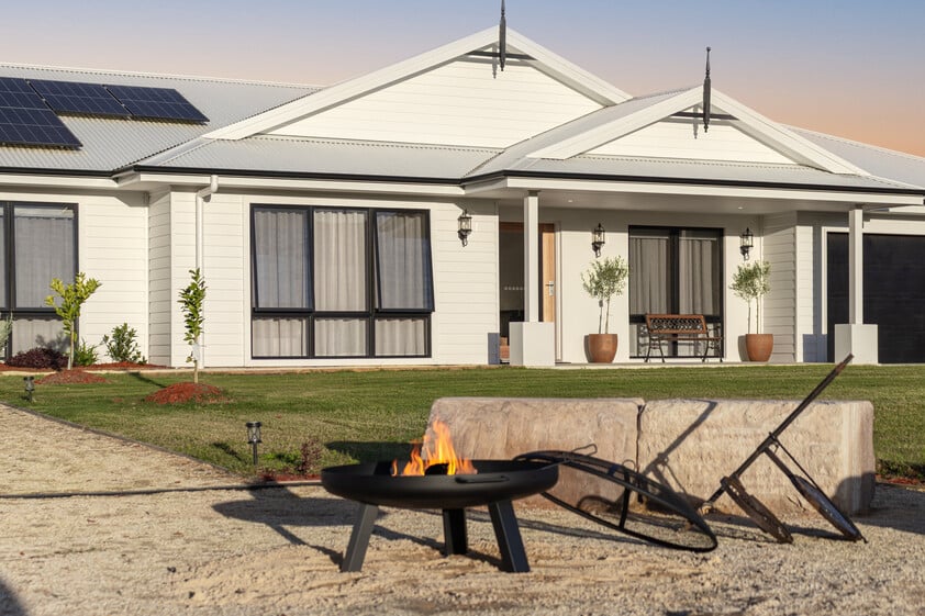 Luxury country living on 2.99 acres just 4 minutes from Dungog