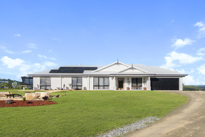 Luxury country living on 2.99 acres just 4 minutes from Dungog