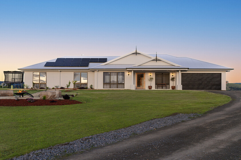 Luxury country living on 2.99 acres just 4 minutes from Dungog