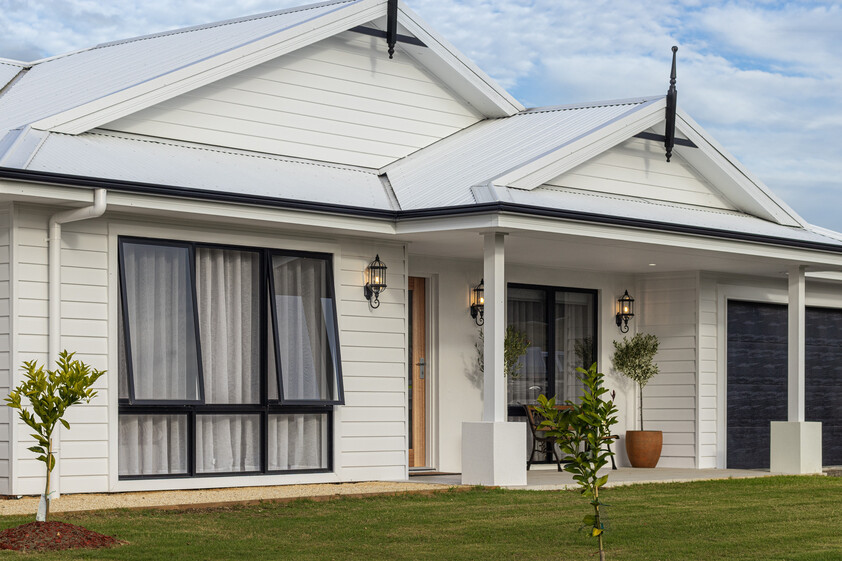 Luxury country living on 2.99 acres just 4 minutes from Dungog