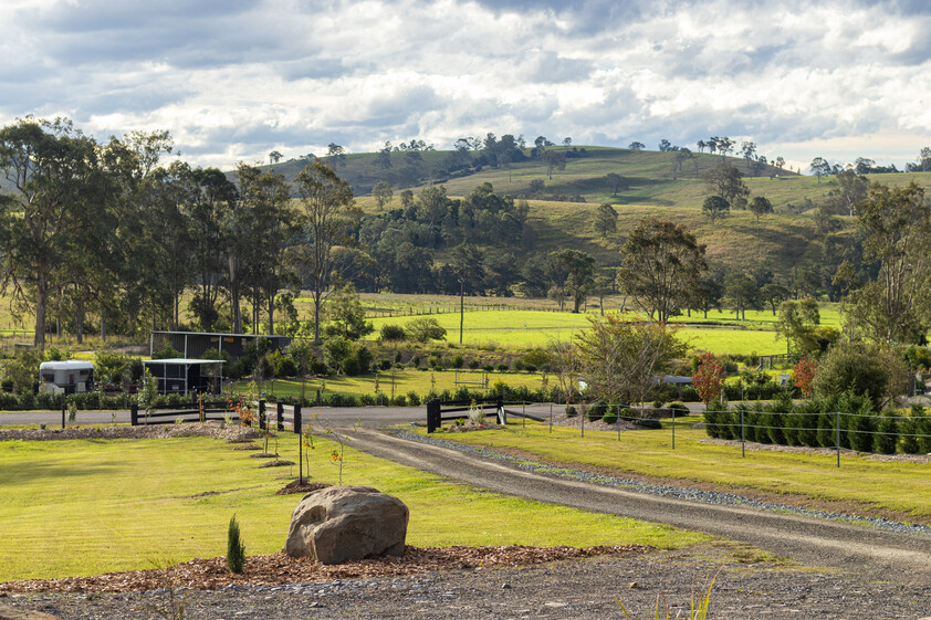Luxury country living on 2.99 acres just 4 minutes from Dungog