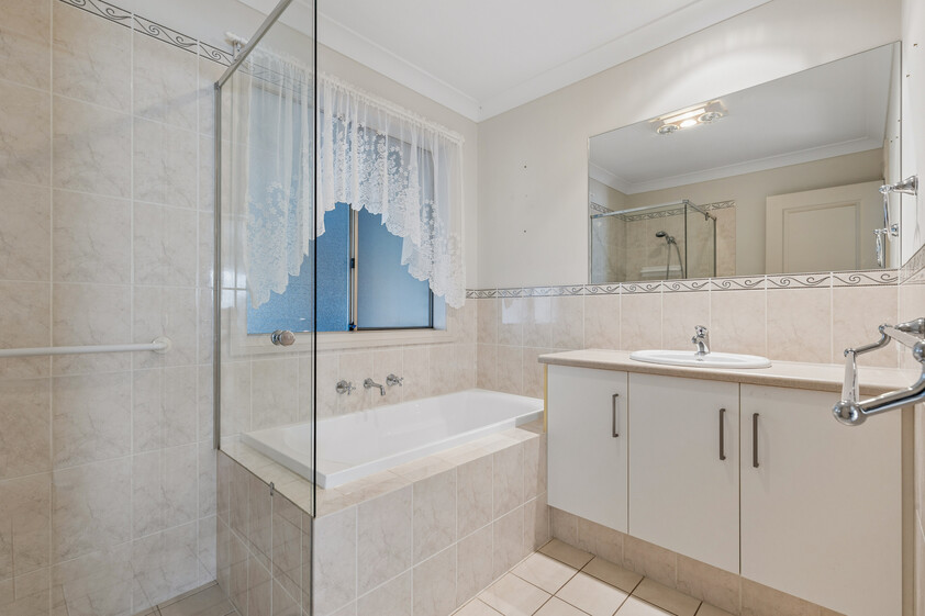 Spacious & Comfortable 3-Bedroom Home in Strathalbyn