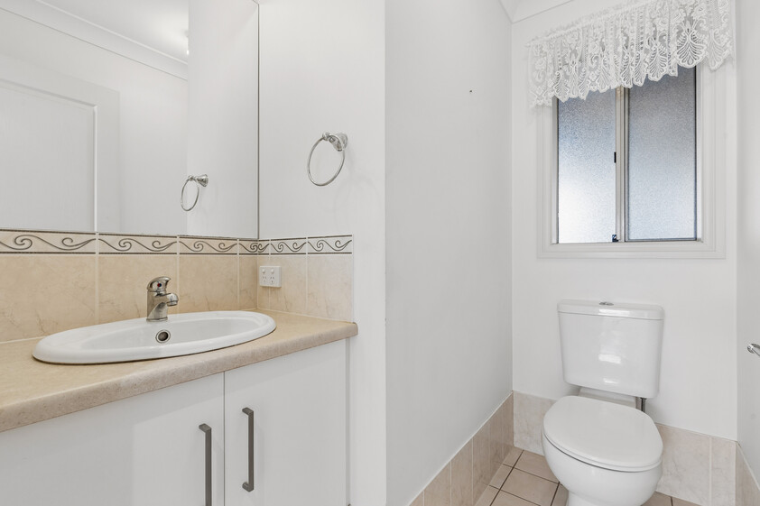 Spacious & Comfortable 3-Bedroom Home in Strathalbyn