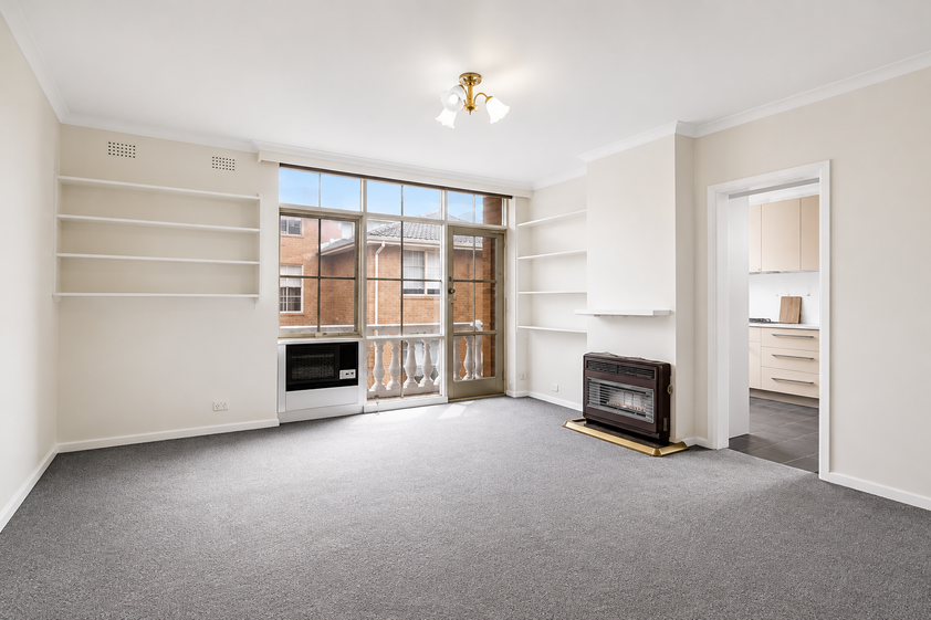 Spacious, Light-Filled Two-Bedroom Apartment in the Heart of Elsternwick