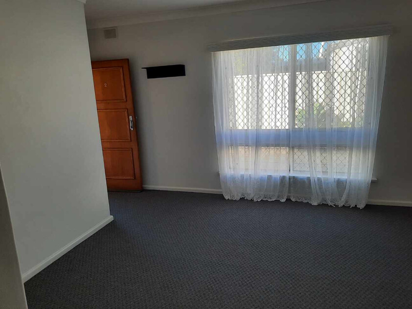 2 br Croydon Park unit, clean, comfortable, quiet and close to the city