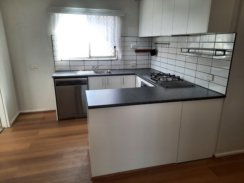 2 br Croydon Park unit, clean, comfortable, quiet and close to the city