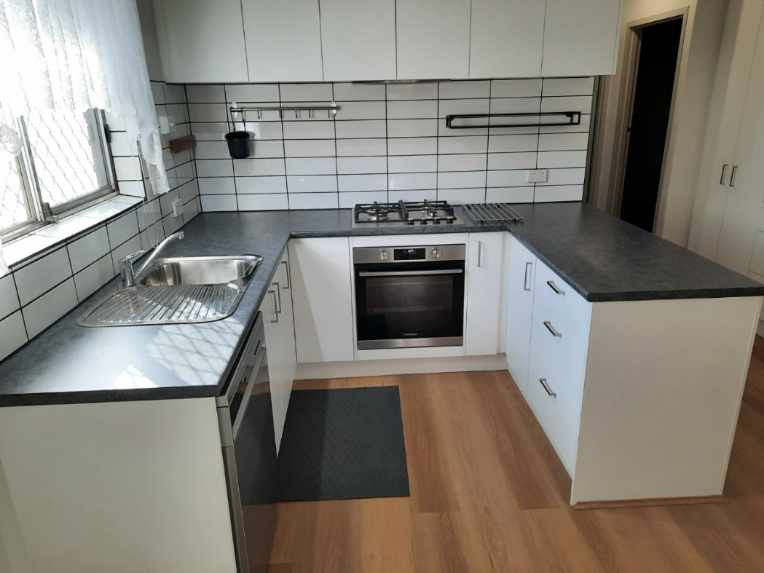 2 br Croydon Park unit, clean, comfortable, quiet and close to the city