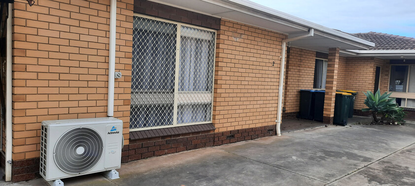2 br Croydon Park unit, clean, comfortable, quiet and close to the city