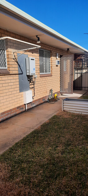 2 br Croydon Park unit, clean, comfortable, quiet and close to the city