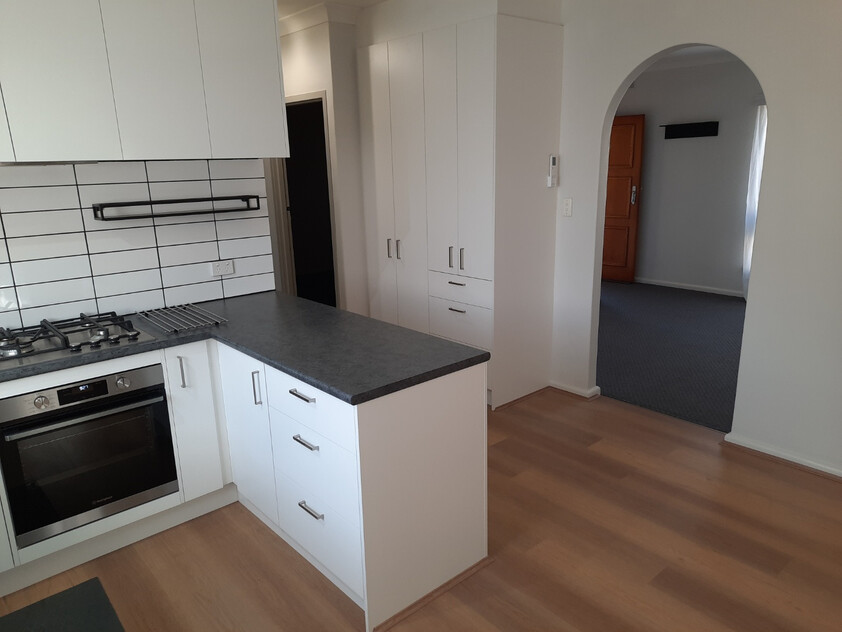 2 br Croydon Park unit, clean, comfortable, quiet and close to the city
