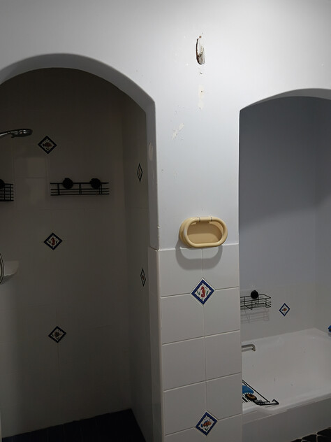 Spacious/Comfortable Brick & Tile Home