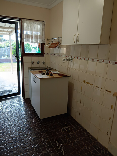Spacious/Comfortable Brick & Tile Home