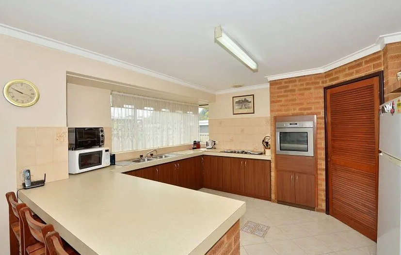 Spacious/Comfortable Brick & Tile Home