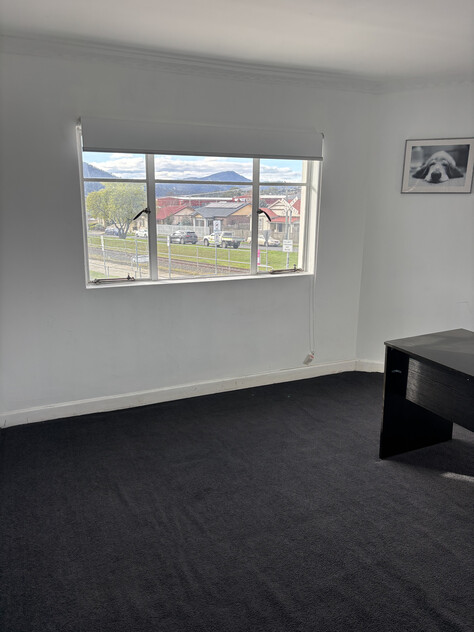 PRIME DUAL-LEVEL COMMERCIAL TENANCY FOR LEASE