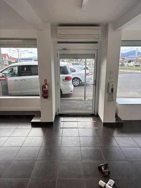 PRIME DUAL-LEVEL COMMERCIAL TENANCY FOR LEASE